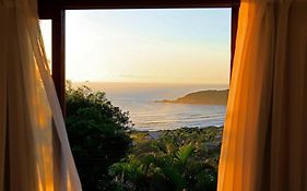 Pousada Vigia Das Marés - Vista para o mar, localizada no Caminho do Rei, parte mais nobre da Praia do Rosa